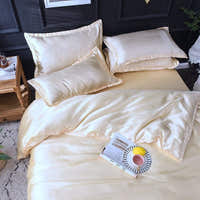 Bedding Set – Satin – Bouclé Sand