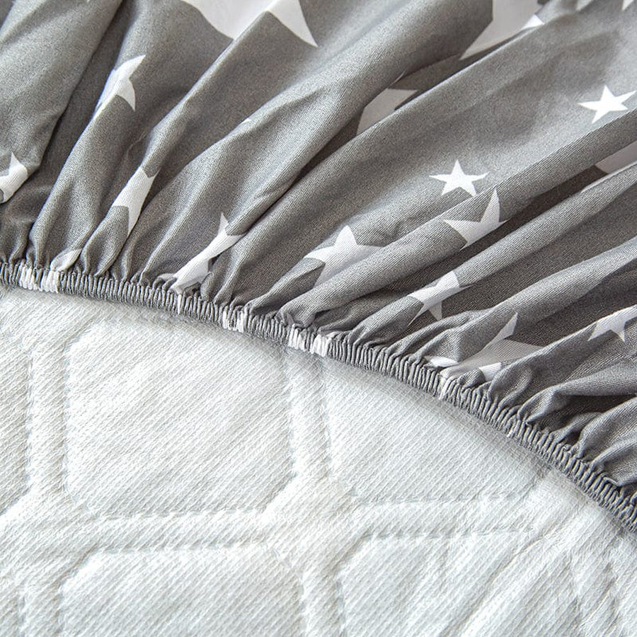 Fitted Sheet – Star Print – Charcoal