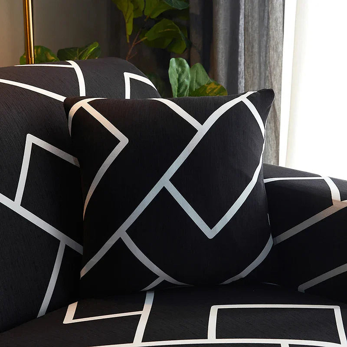 Pillow Cover – Maze Lines – Ink Black
