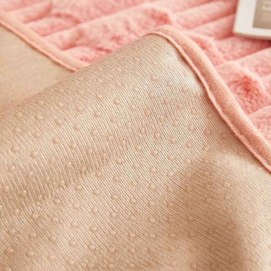 Non-Slip Sofa Cover – Quilted Brick – Soft Blush